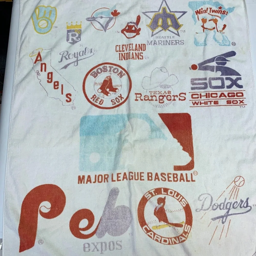 MLB Baseball Vintage 1980's Team Logos 31x60 Terry Cloth Beach‎ Towel